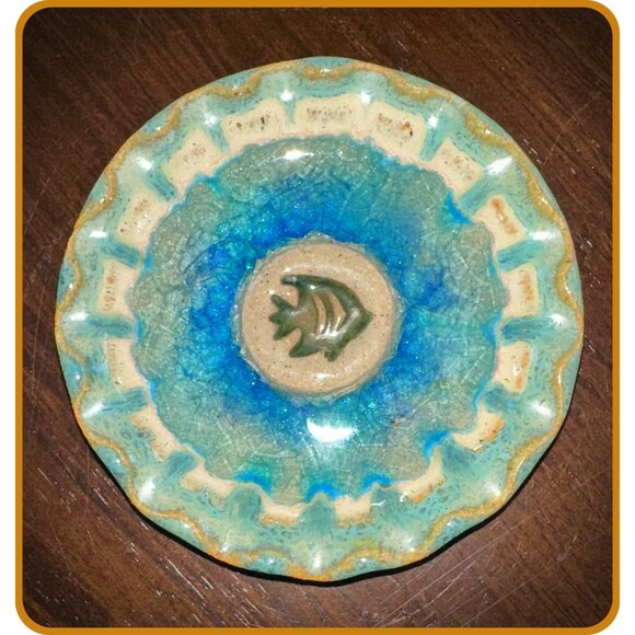 Ceramic Tropical Fish Glazed Ring Holder / Trinket Dish 4.5" Dia (no chips) - Picture 1 of 3